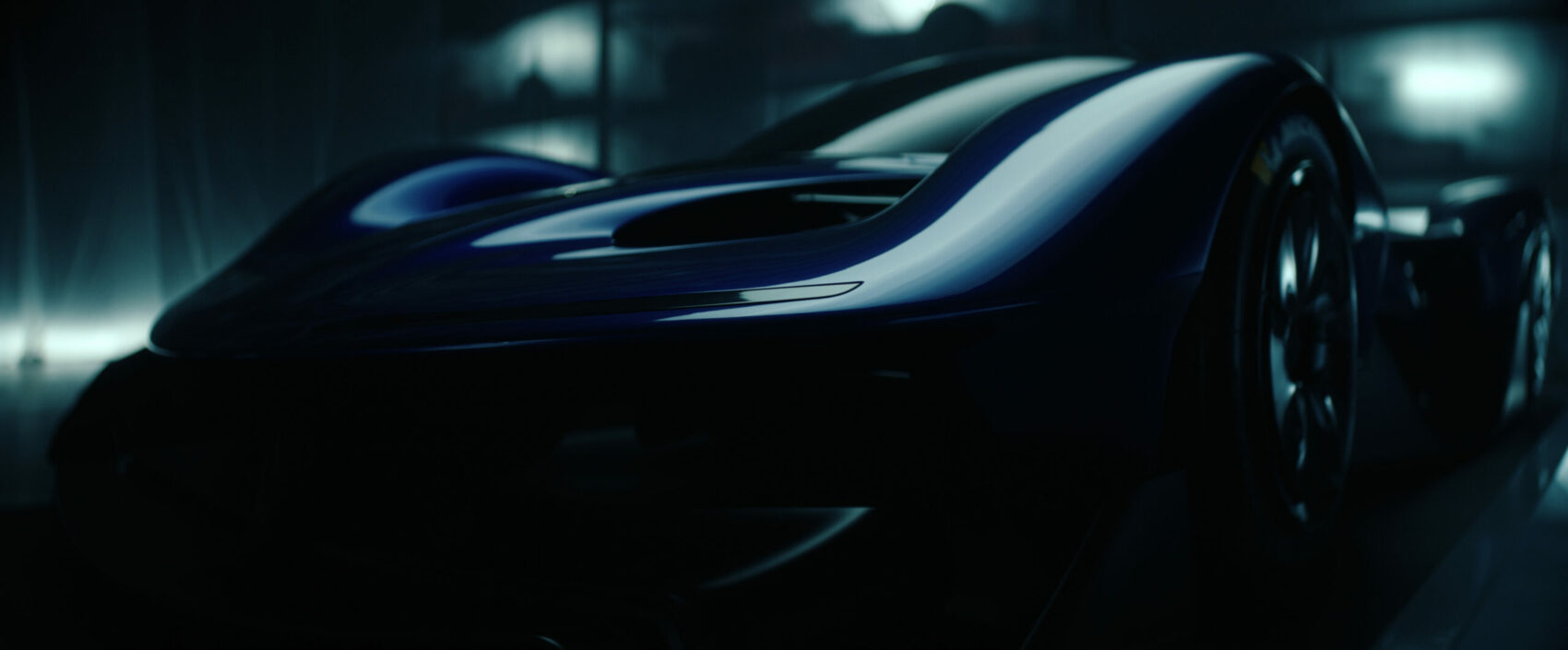 Bemutatták Adrian Newey vadító szuperautóját (képek)