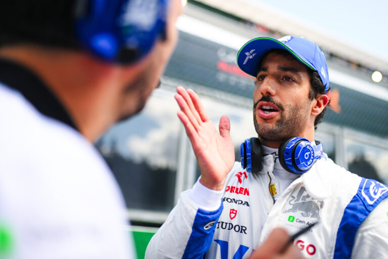 Az új F1-es csapat visszatérést kínál a dicstelenül menesztett Ricciardónak?