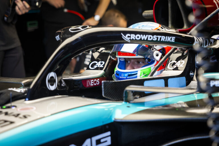 Annyira bízik új autójában a Mercedes, hogy egy régi hagyománnyal is szakít