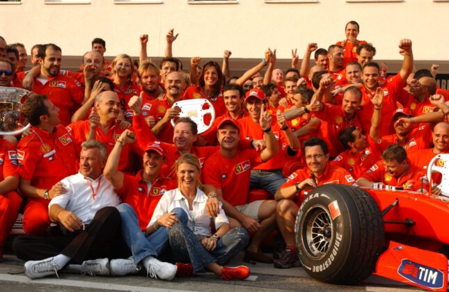 Michael Schumacher, Corinna Schumacher, Willi Weber, Jean Todt, Rubens Barrichello, Luca Badoer, Luca Baldisserri, Ferrari, Magyar Nagyd&iacute;j, 2001