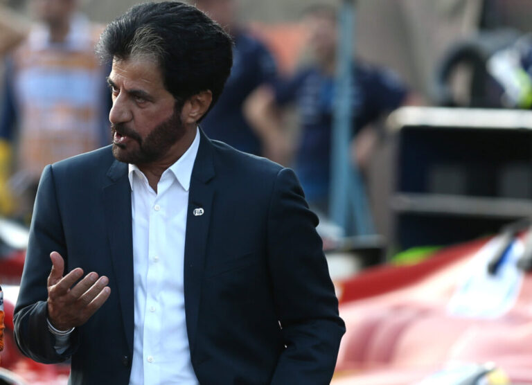 „Botrányos” lépés, „fatális tévedés” – keményen nekiment az ex F1-es pilóta az FIA elnökének