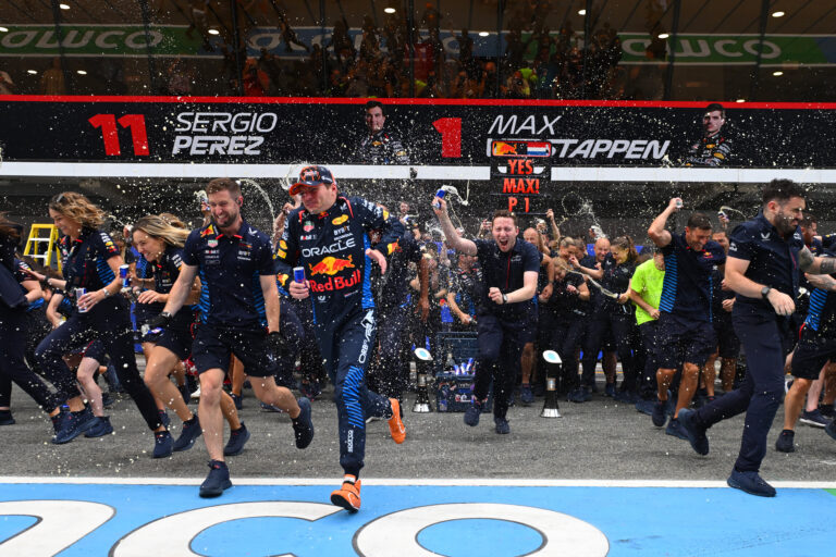 Nem áll le a kirajzás: újabb alapember hagyja el a Red Bullt, értékes tudást visz a legfőbb riválishoz