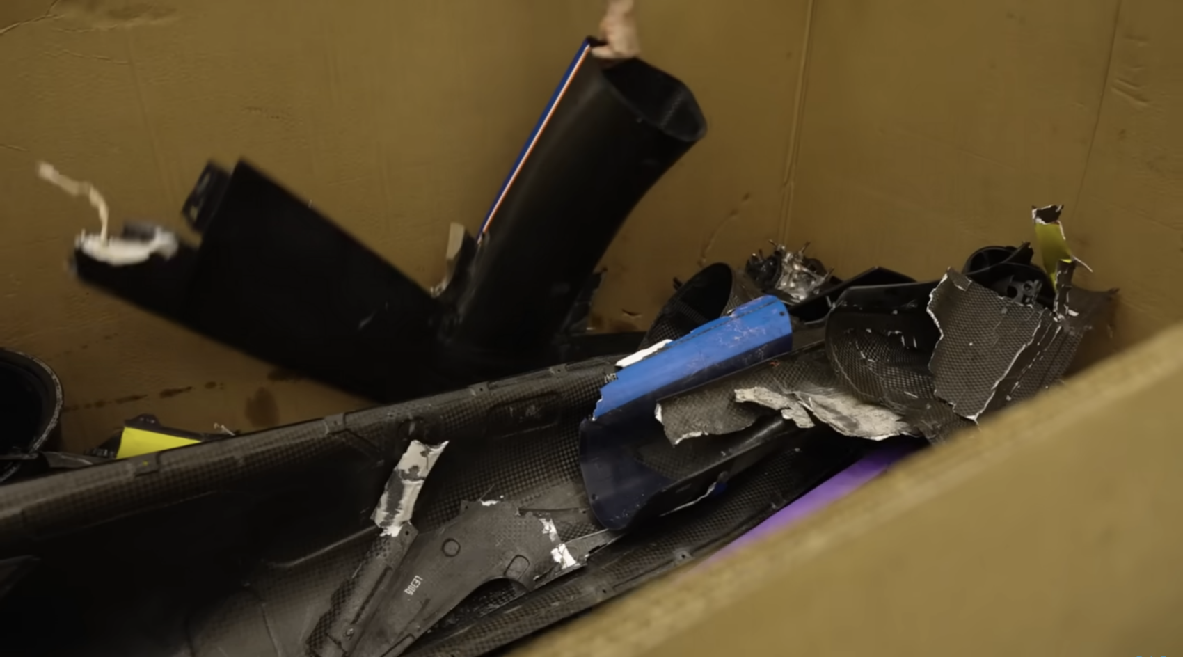 Itt egy halom F1-es roncsdarab, jó legózást!  – elképesztő tettet hajtott végre a Williams (videó)