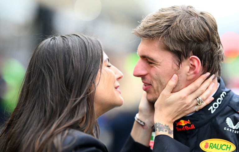 Párja így állt ki Verstappen mellett a büntetés után