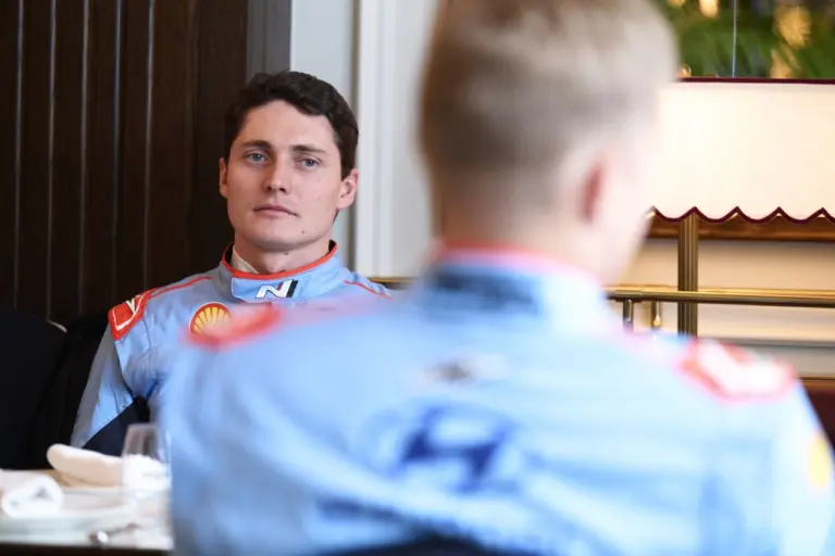 Fourmaux: Nem azért jöttem, hogy hátul versenyezzek