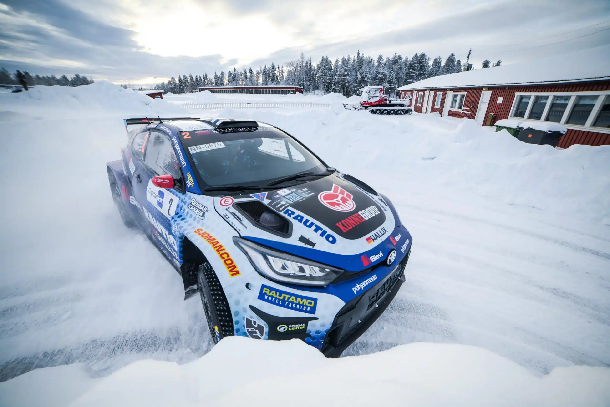 Tizennyolc éves tehetség vezet a Lappföld Rally első napja után