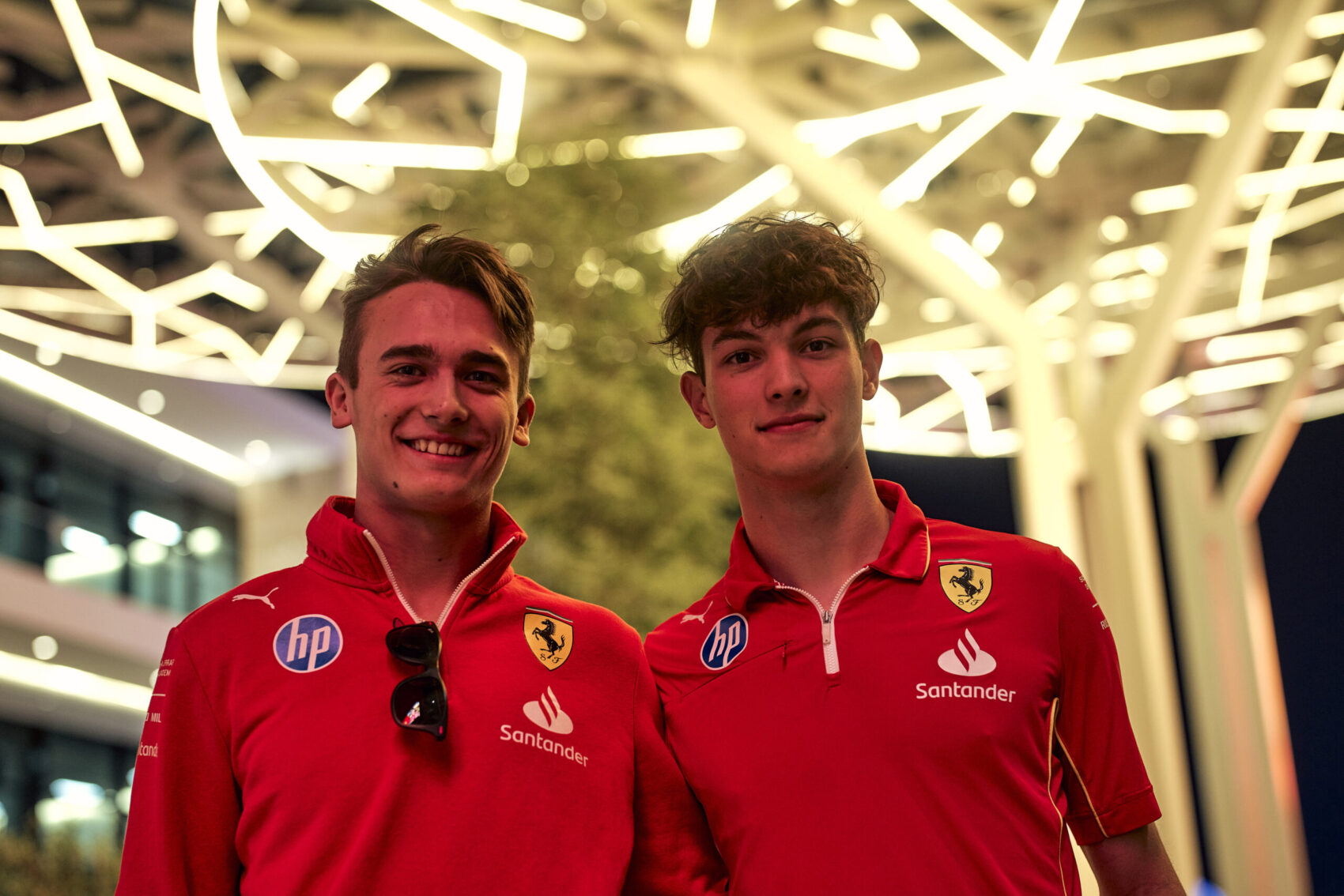 Titkolózik a Ferrari – Hamiltonék után egy rejtélyes pilóta is vezetett Barcelonában