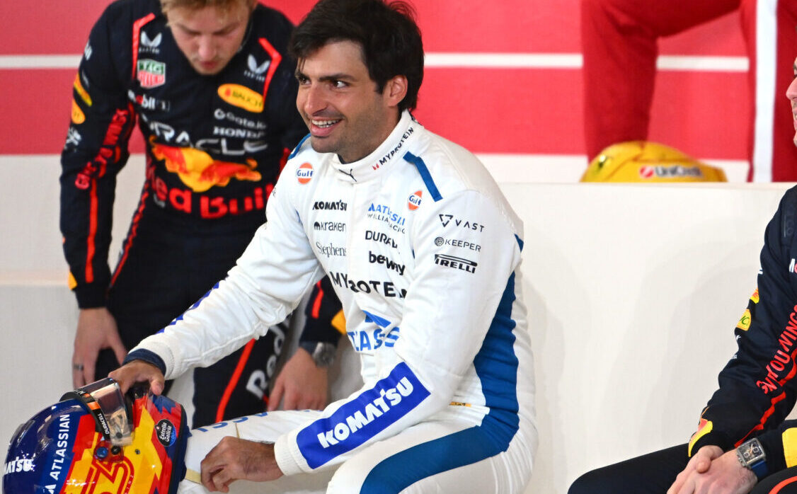 Sainz végre találkozott a kislánnyal, aki az unikornisával szerencsét hozott