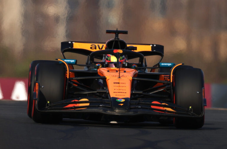 Mélyből a magasba: ennyit javult Piastri egy év alatt