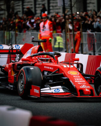 Charles Leclerc, Ferrari, bemutat&oacute;, Mil&aacute;n&oacute;