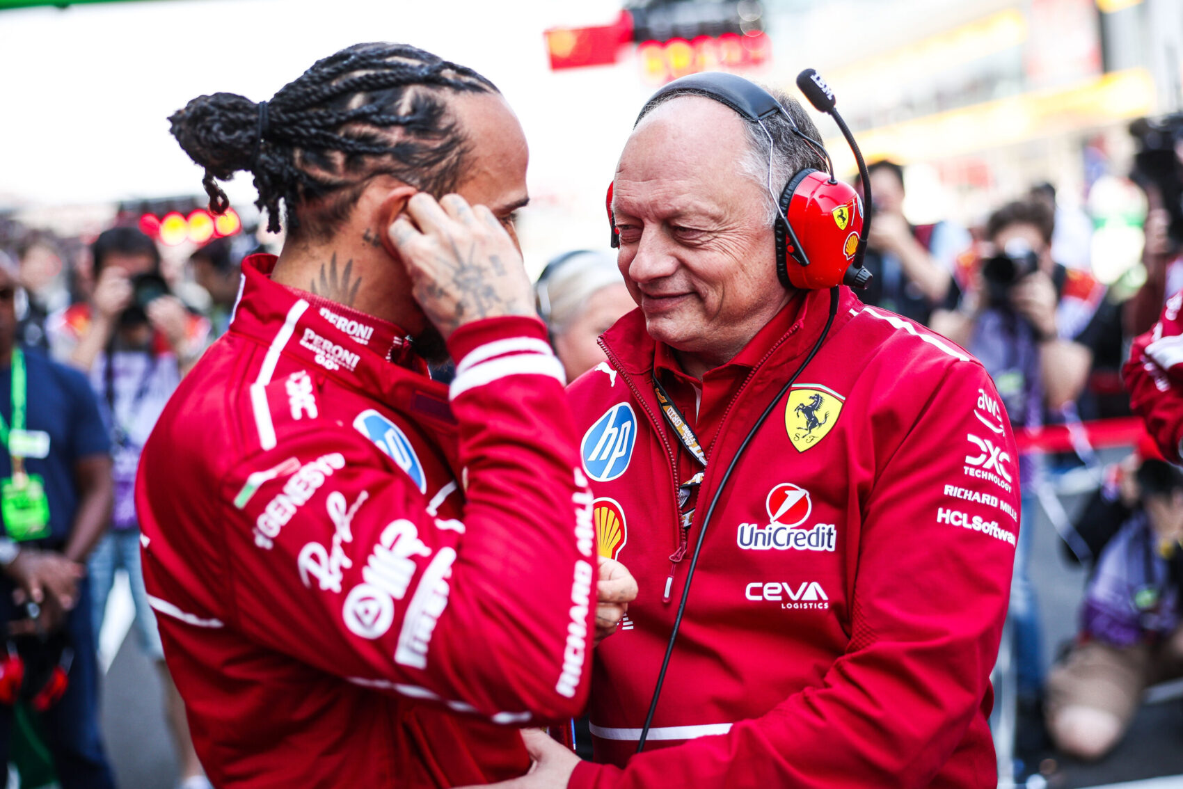 „Túl gyenge, és nem diktátor” – a Ferrari főnökébe és Hamiltonba is belerúgott az F1 korábbi vezére