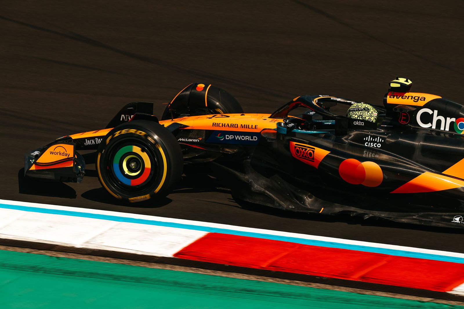 Norris nagy fölénnyel az élen, a Red Bull a legjobb 15-ön kívül az egyetlen kínai szabadedzésen