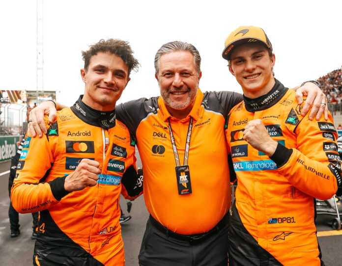 Lando Norris, Zak Brown, Oscar Piastri, McLaren