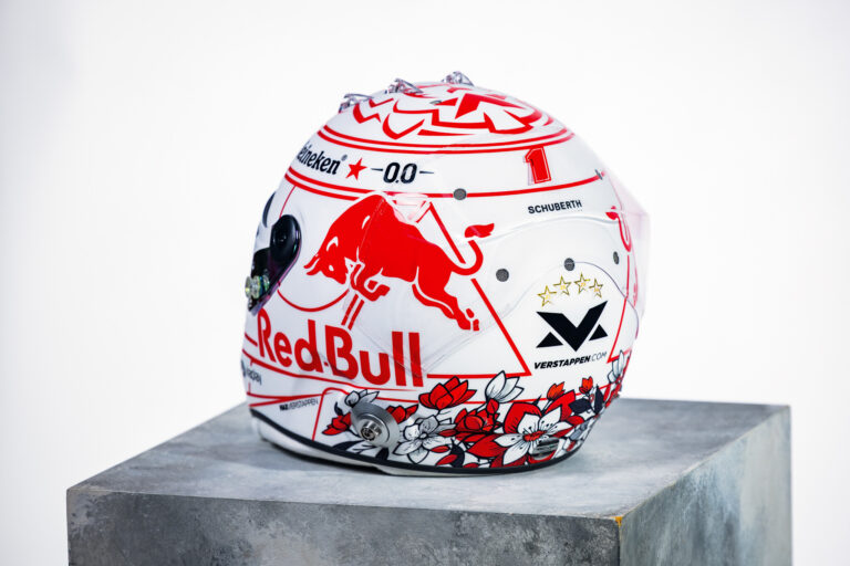 Verstappen, Red Bull, Honda, festés, sisak, Japán Nagydíj