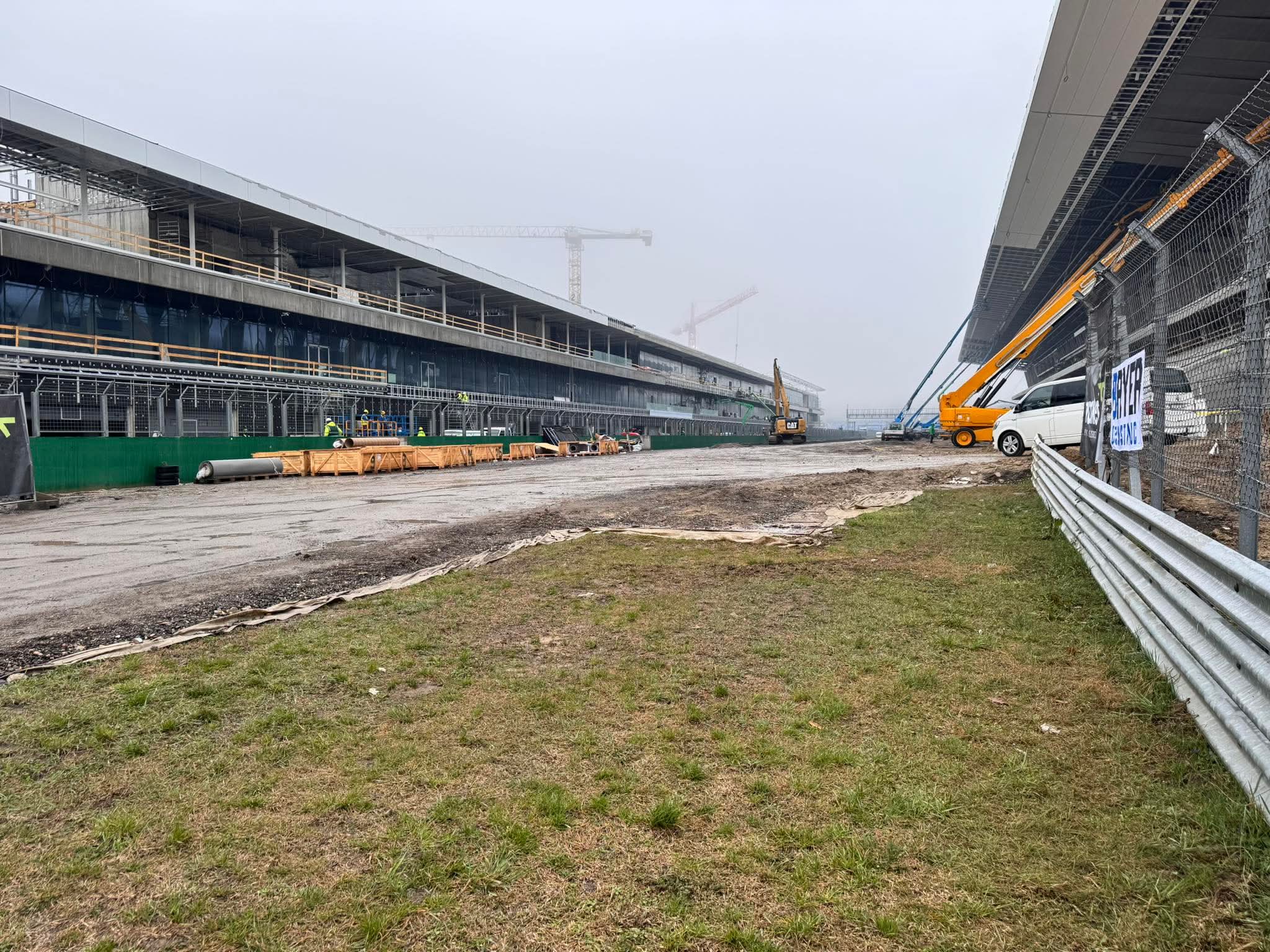 Kint jártunk a Hungaroringen, így áll most a felújítás!