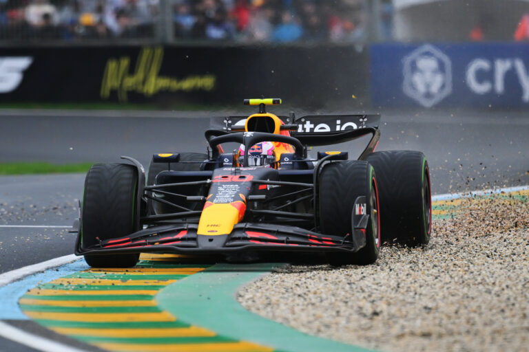 Máris határidőket szabnak Verstappen új csapattársának, itt már a McLaren szerint sincs minden rendben