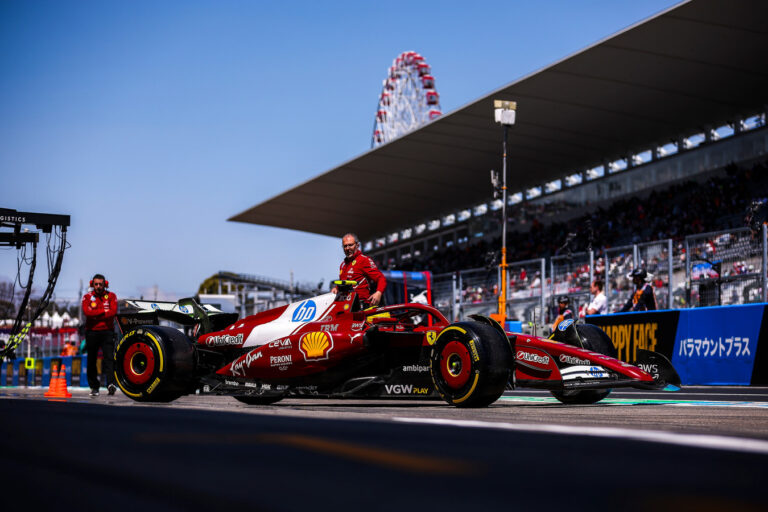 Hamilton újra elkezdte vágyni az esőt, Leclerc viszont kincsre lelt a Ferrariban