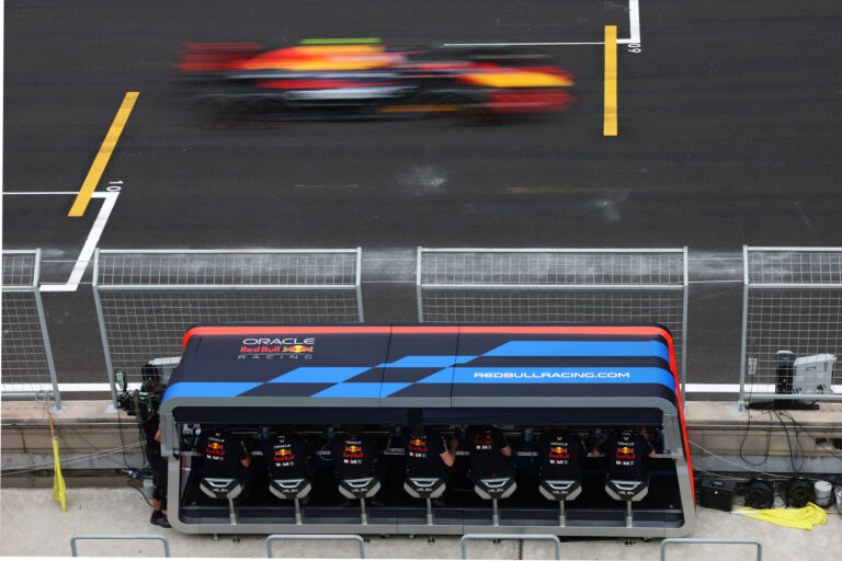 Liam Lawson, Red Bull, mérnökök