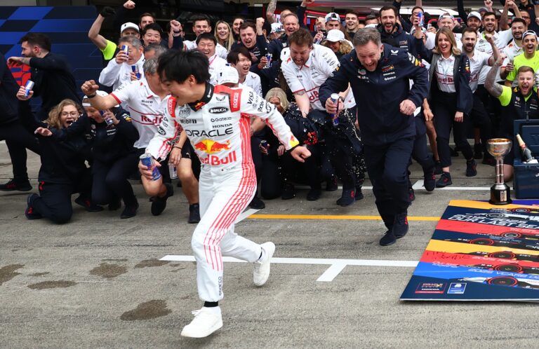 Tsunoda nem így képzelte első versenyét a Red Bull-lal, máris beállt a sorba az újabb utódjelölt