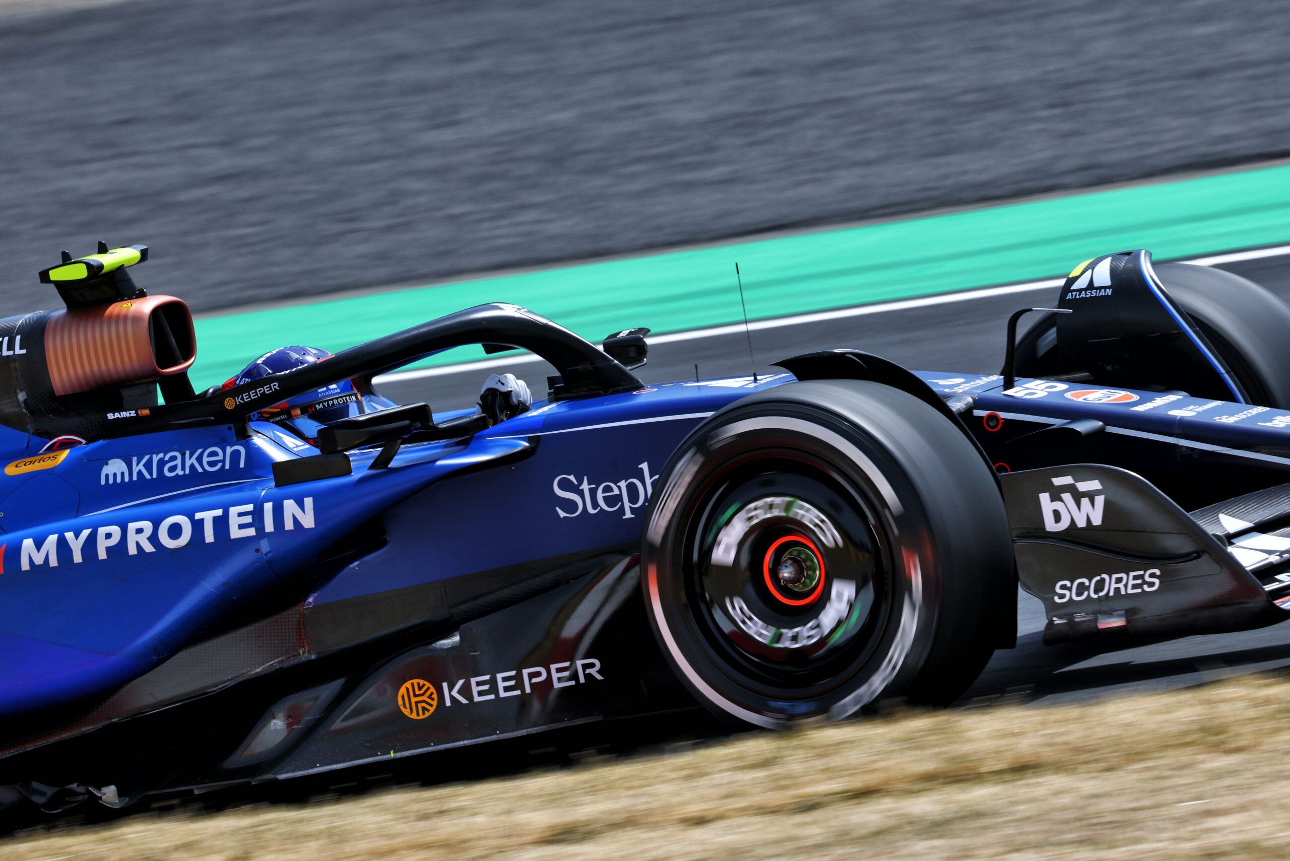 Nem azt a versenyzőt büntették feltartásért, akire Hamilton gondolt