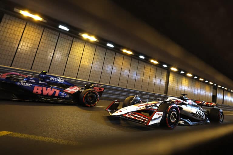 Őrületbe kergetik a Haas F1-es csapatának tulajdonosát a vételi ajánlatokkal