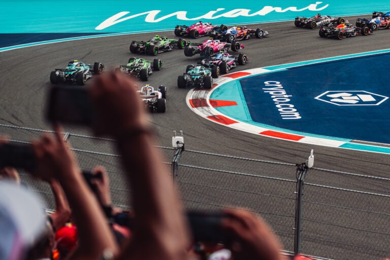 Miami Nagydíj, Jack Doohan, Alpine, Liam Lawson, Racing Bulls, rajt