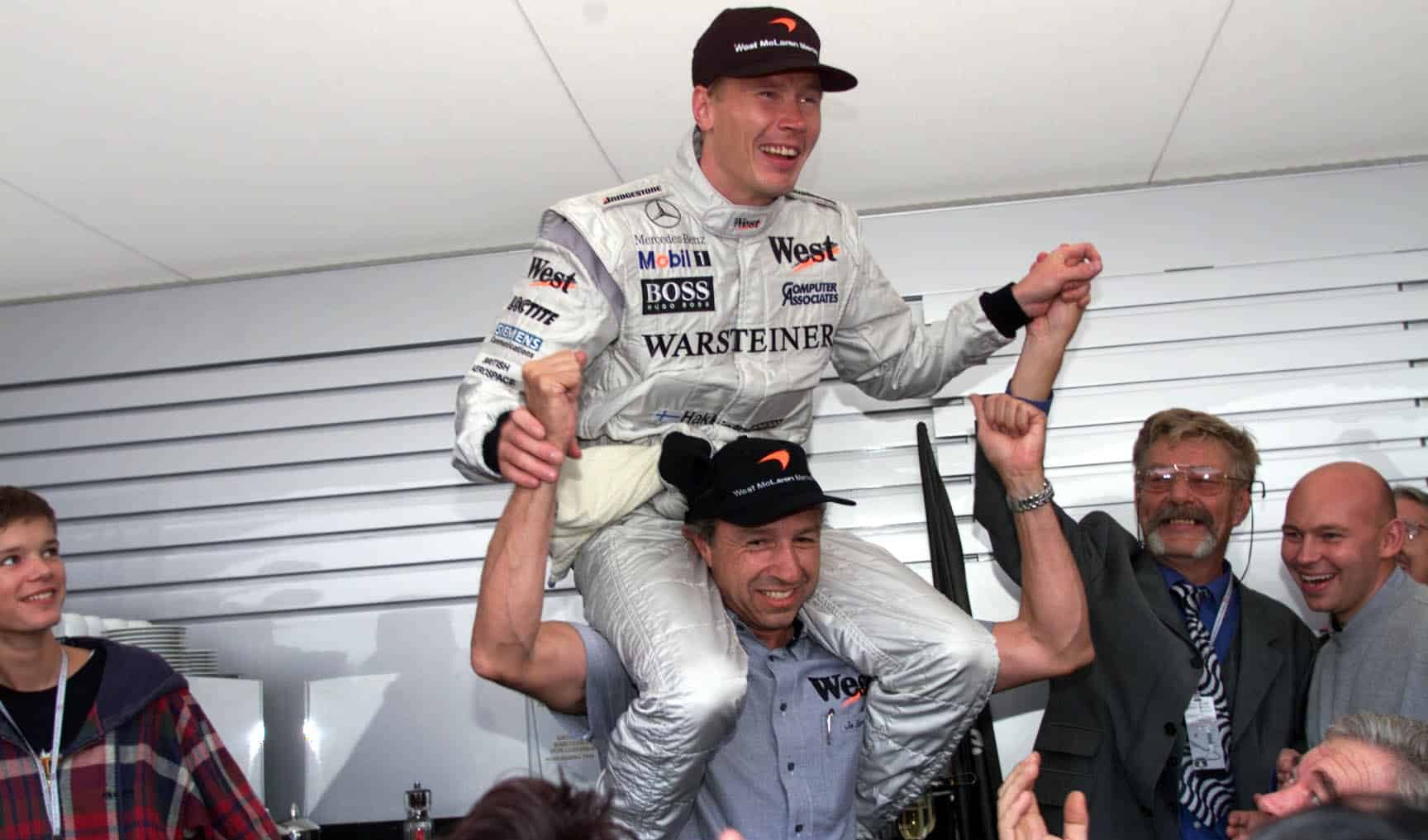 „Majdnem meghalt!” – egy üveg vodkát döntött le az egyik futam után az F1-es világbajnok