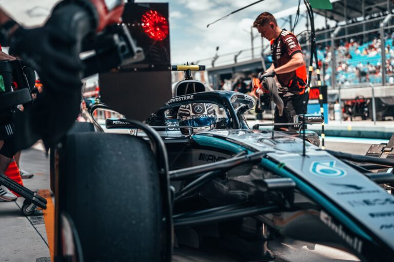 Meglepetés Miamiban: Antonelli máris a csúcson, az újoncé az első hely a sprintversenyre!