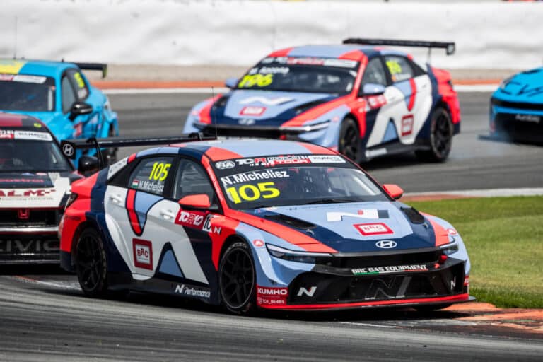 Michelisz Norbert és Molnár Martin is versenyzik a hétvégén, mutatjuk az időpontokat