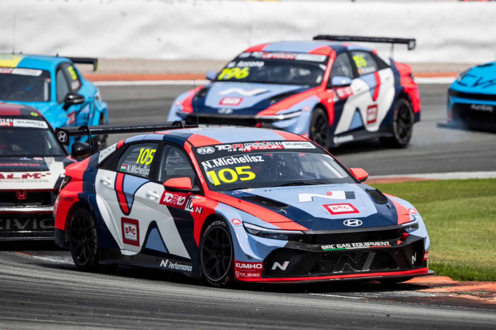 Michelisz Norbert és Molnár Martin is versenyzik a hétvégén, mutatjuk az időpontokat