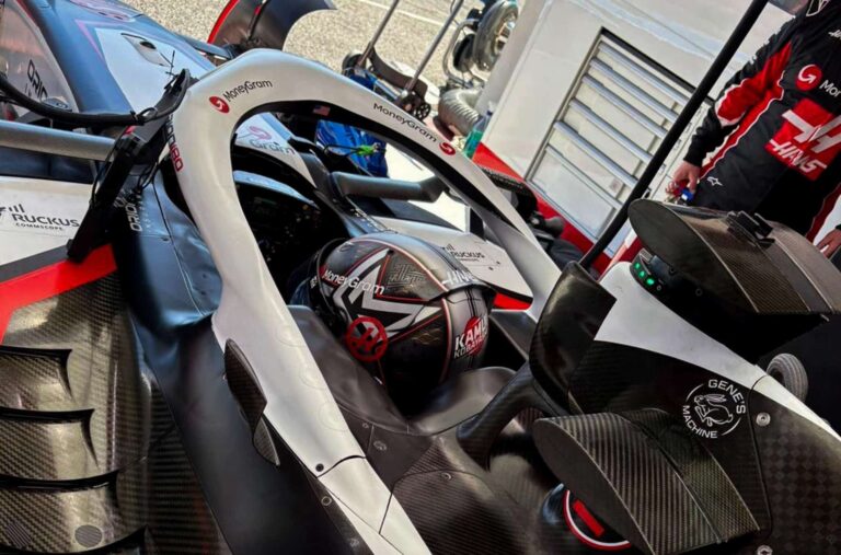 11 év után vezetett ismét F1-es autót a világbajnok versenyző, újra komoly célokat dédelget