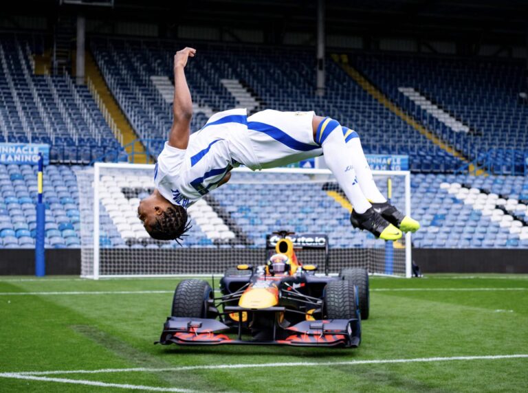 Melyik a gyorsabb, egy F1-es Red Bull vagy egy focista? Le kellett tesztelni, mert nem egyértelmű