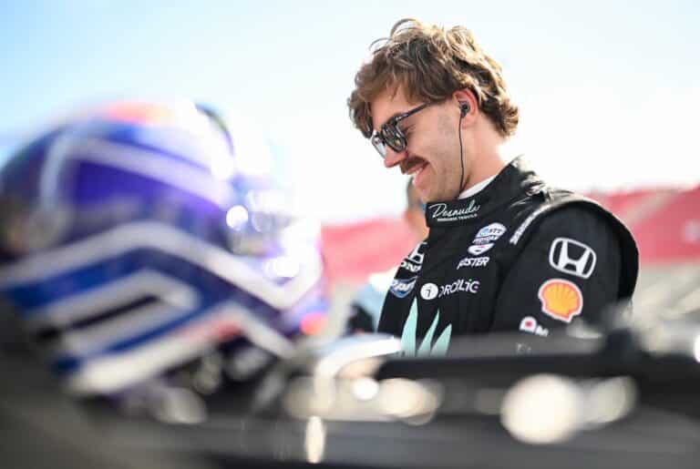 A Mansellt idéző bajusz levágása segítette pole-hoz a fiatal versenyzőt?