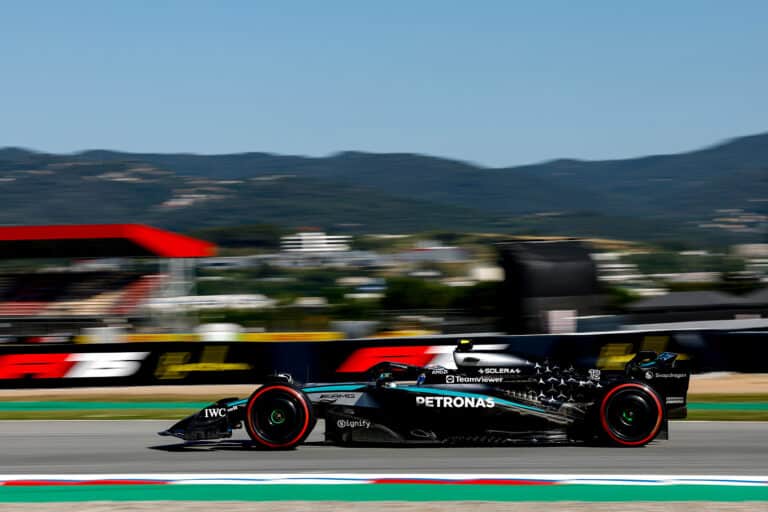 A Mercedes kitalálta, milyen mottóval segítsen a küszködő Antonellin