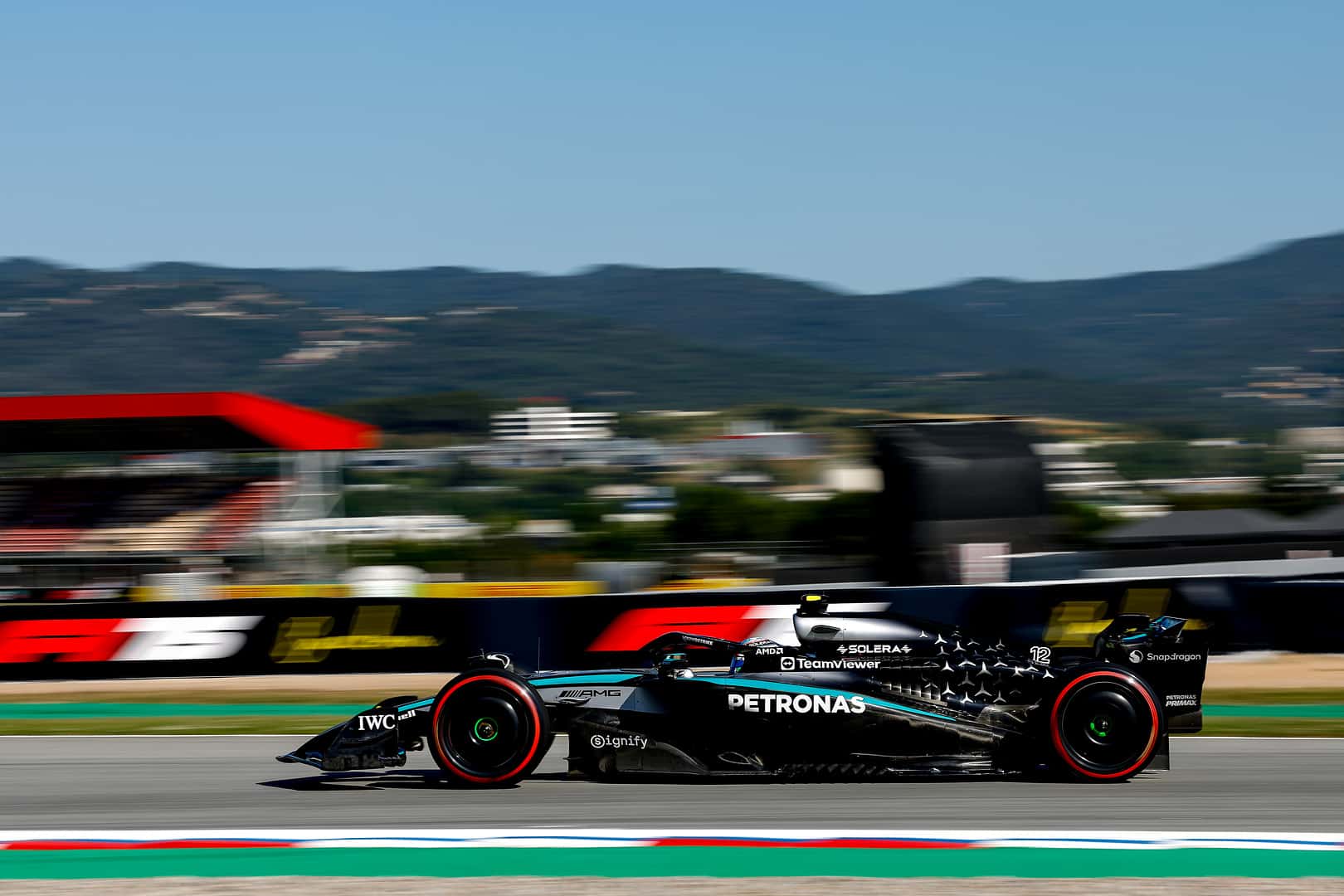 A Mercedes kitalálta, milyen mottóval segítsen a küszködő Antonellin