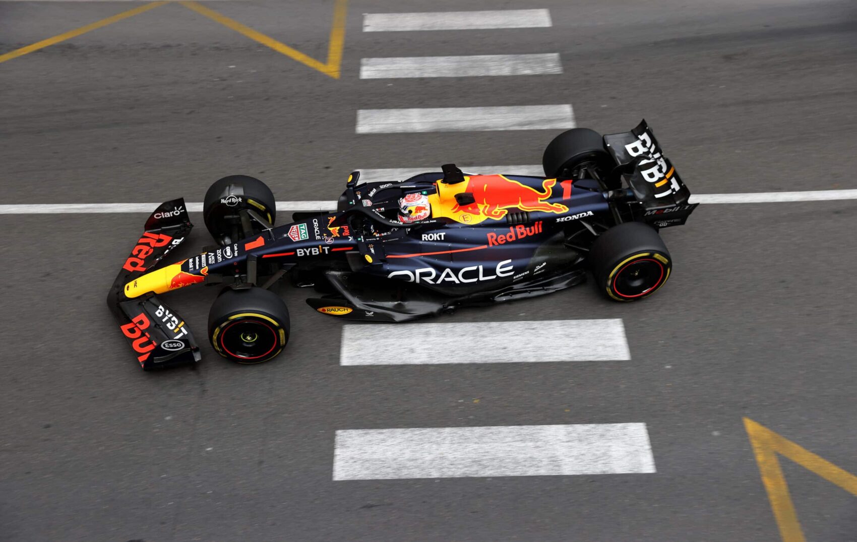 V10-es motort „kapott” Verstappen Red Bullja (videó)