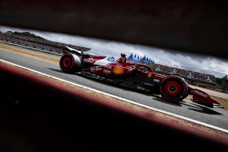 Leclerc megdöntötte káromkodásrekordját, majd az autóját megszálló különös jelenlétről beszélt