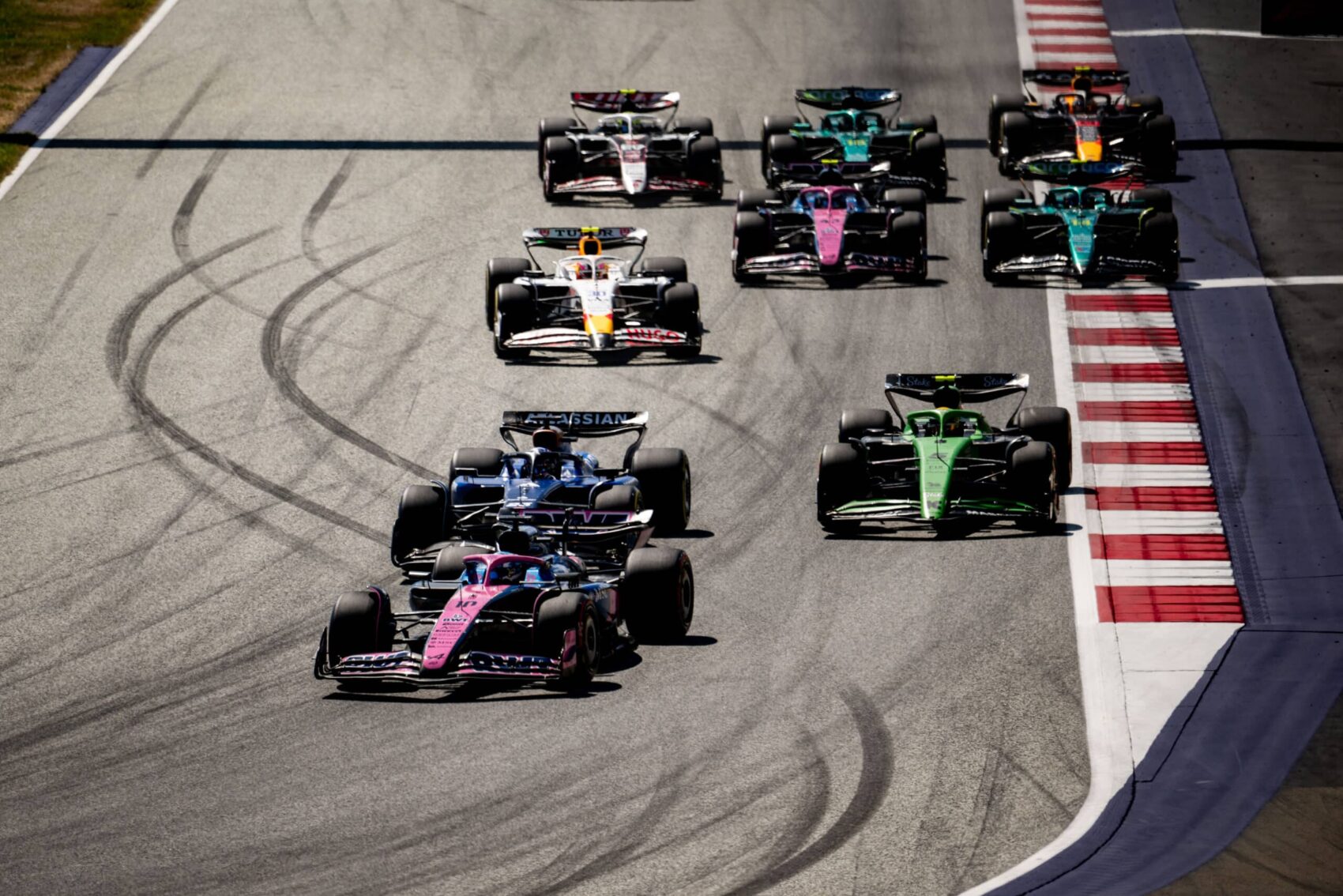 Váratlan név bukkant fel az új F1-es csapat potenciális leendő pilótájaként