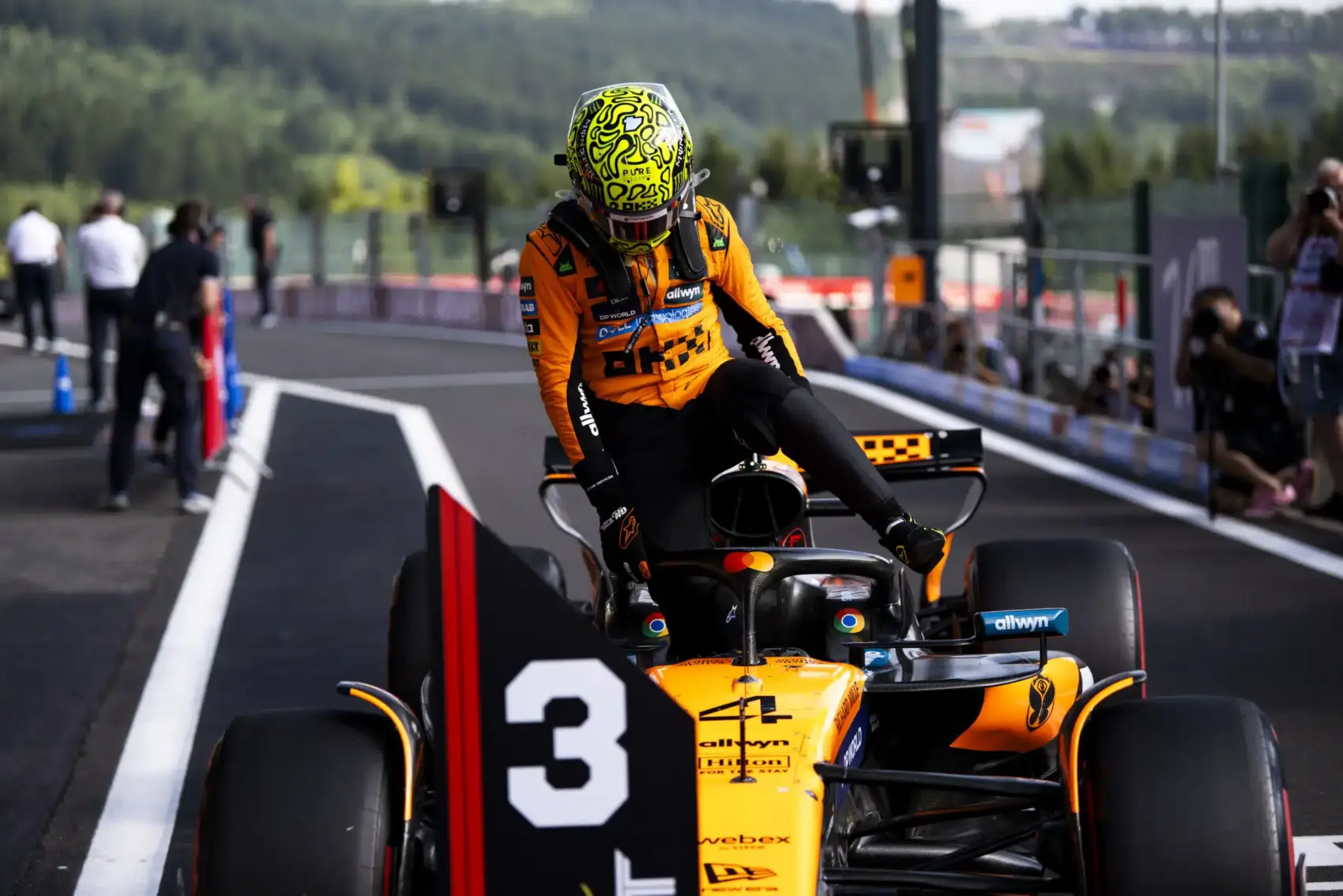 A Red Bull Horner nélkül is kitolt a McLarennel és Norrisszal Belgiumban