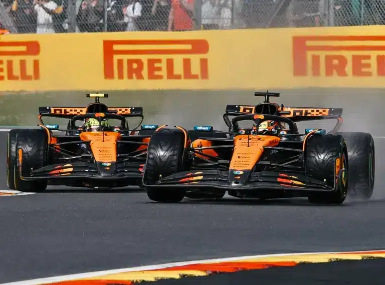 Előzés döntötte el a győzelmet a két McLaren között az eső miatt halasztott Belga Nagydíjon