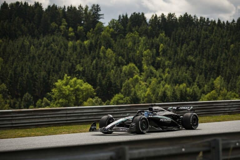 A Mercedesnél visszafelé sült el, hogy nagyot akart markolni az extrém választással