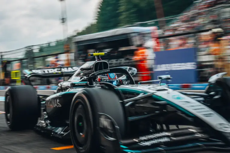 Antonelli teljesen elveszítette a fonalat az F1-ben, de enélkül is kavicsként süllyed a mélybe a Mercedes