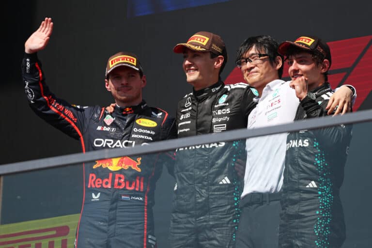 Újabb csavar Verstappen és a Mercedes ügyében: ide küldhetik a félretolt versenyzőt