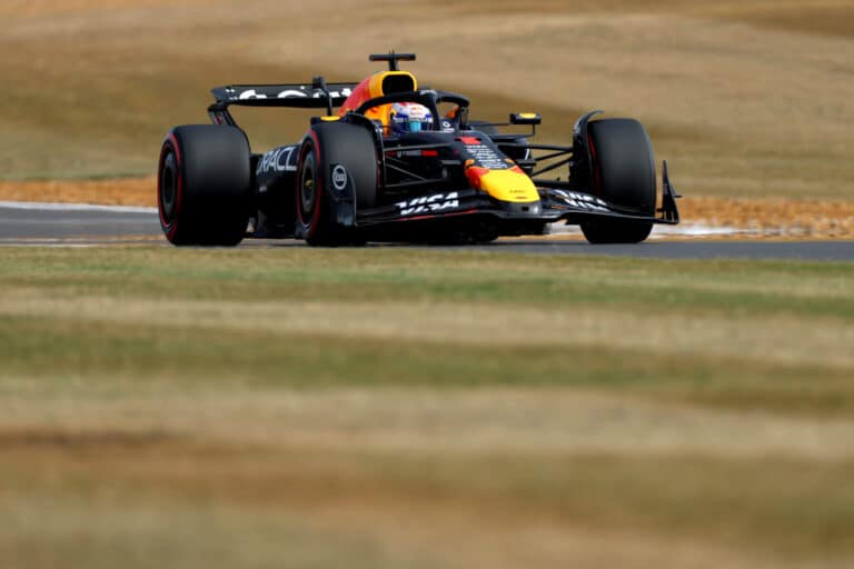 Újabb fegyvereket kap a lehetetlennek tűnő feladat előtt álló Verstappen