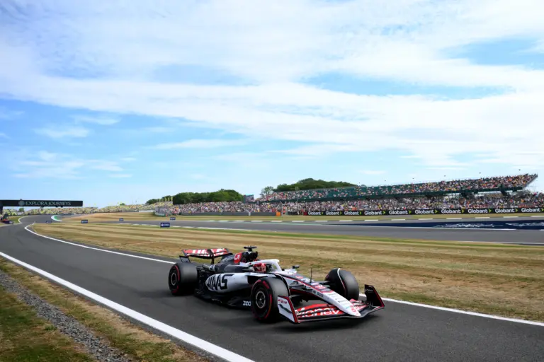 Az F1-es pilóták még nem merték bevetni azt a trükköt, amivel az online bajnok botrányt okozott