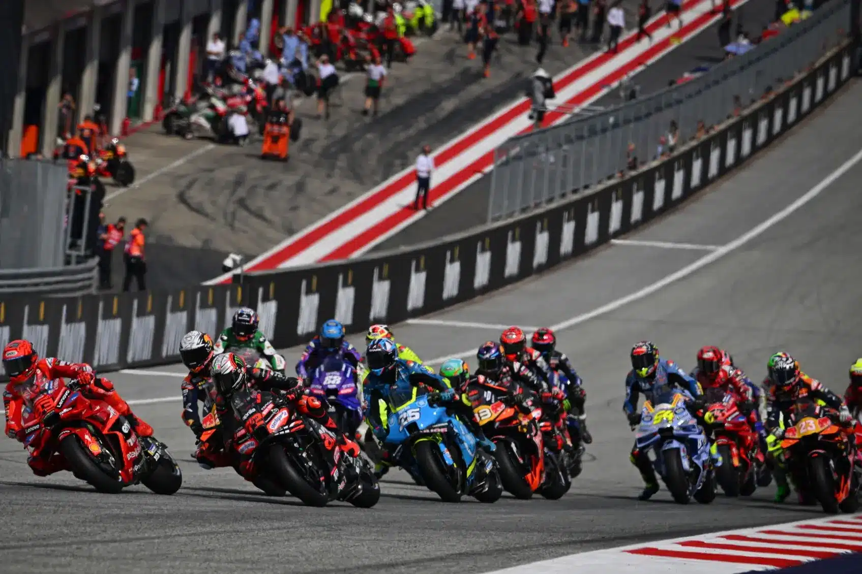 A MotoGP új tulajdonosa búcsút inthet a Dornának, több változás is történt a vezetőségben