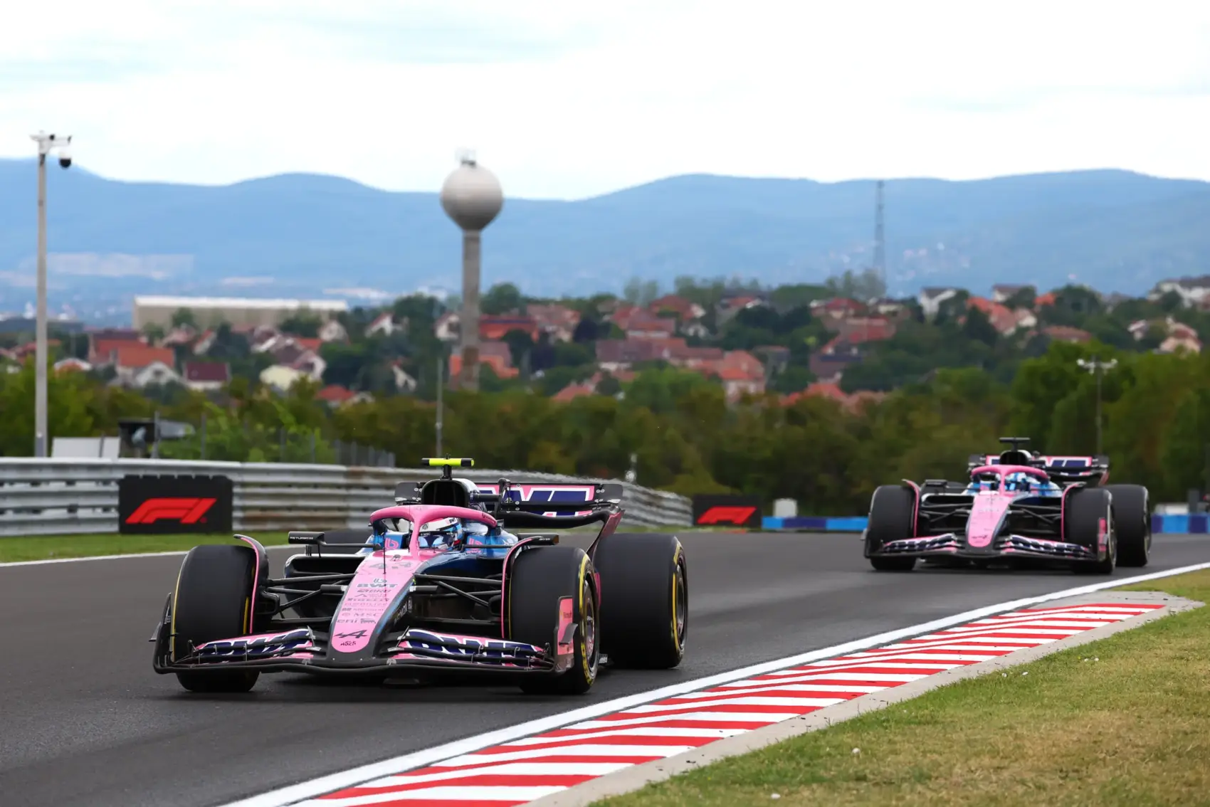 Sajtóhír: az utolsó kérdőjelek egyike is eltűnt az F1 2026-os mezőnyében