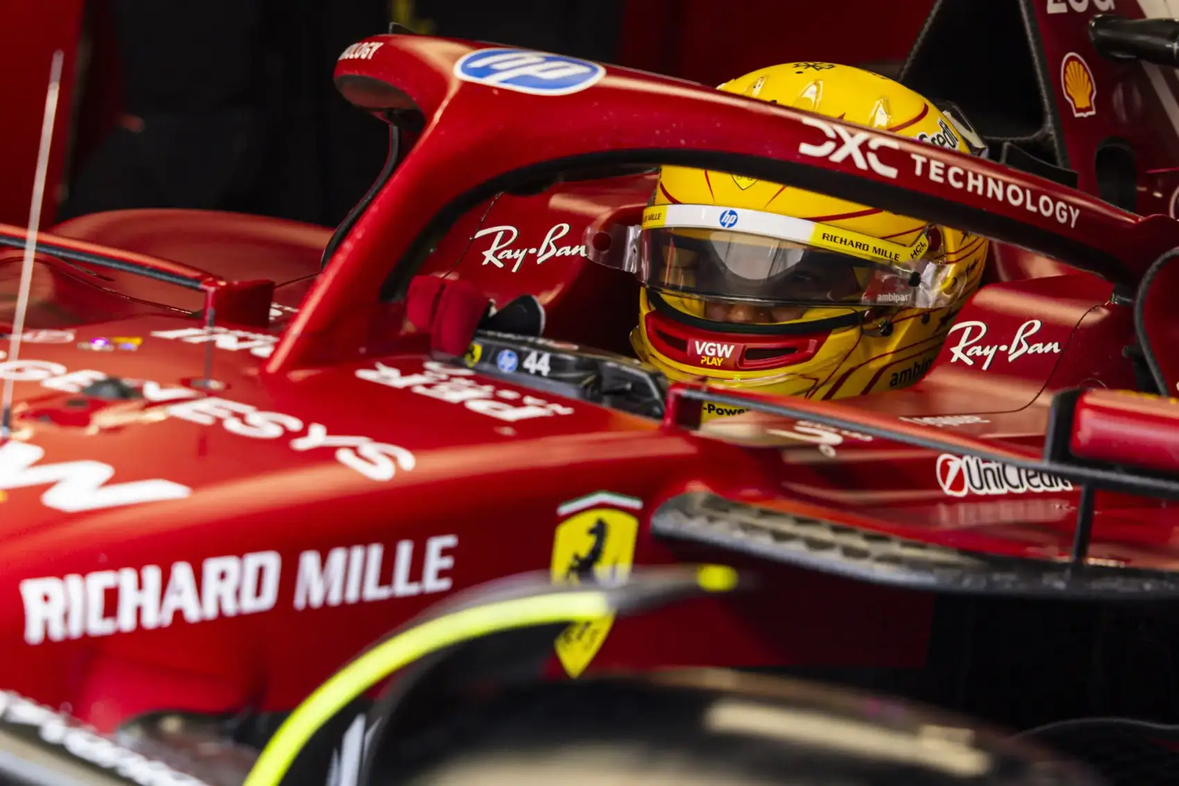 Hamilton teljesen készen van, egyszavas válaszokat motyogva ostorozta magát