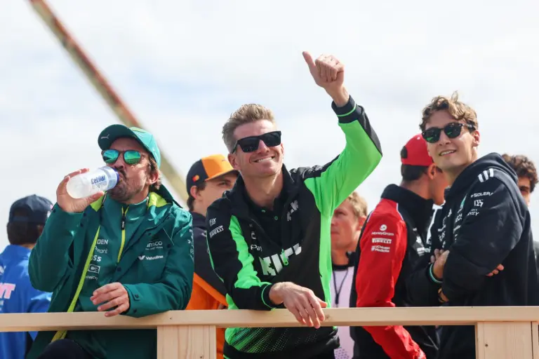 Szándékosan hátráltatja versenyzőit az új csapat, de hiszi, hogy ettől lesz nekik jobb