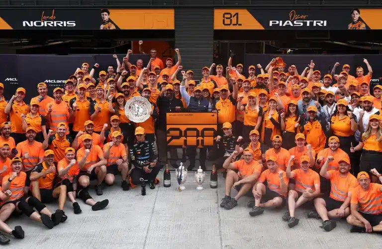 A McLaren a Ferrarinál 335 nappal lassabban érte el az F1-es csapatok legnagyobb mérföldkövét